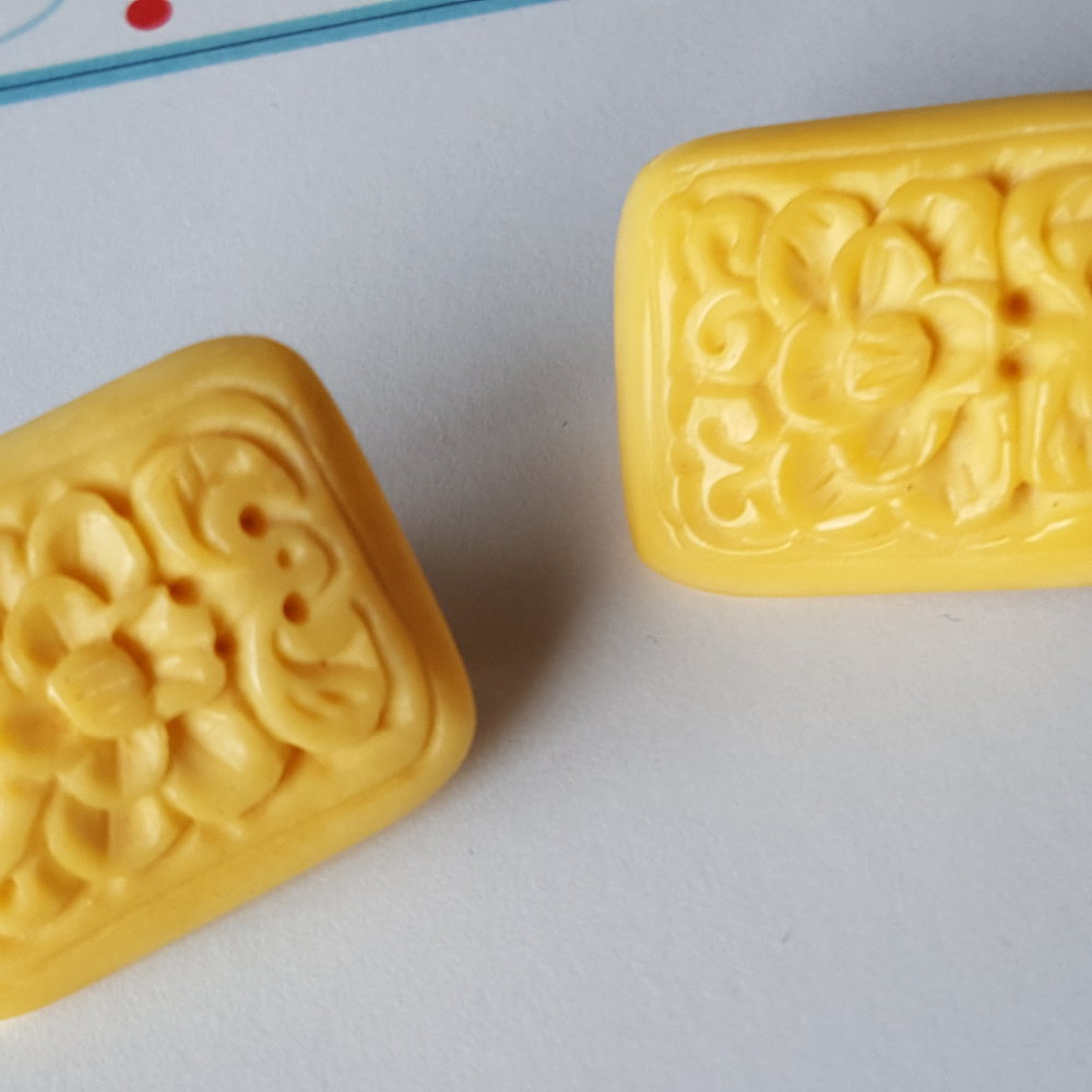 Vintage Carved Ox Antique Bone Earrings Yue-Sai ART ASIAN DESIGN FLOWERS